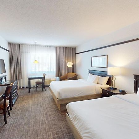 Hotel Le Montagnais Chicoutimi Екстериор снимка