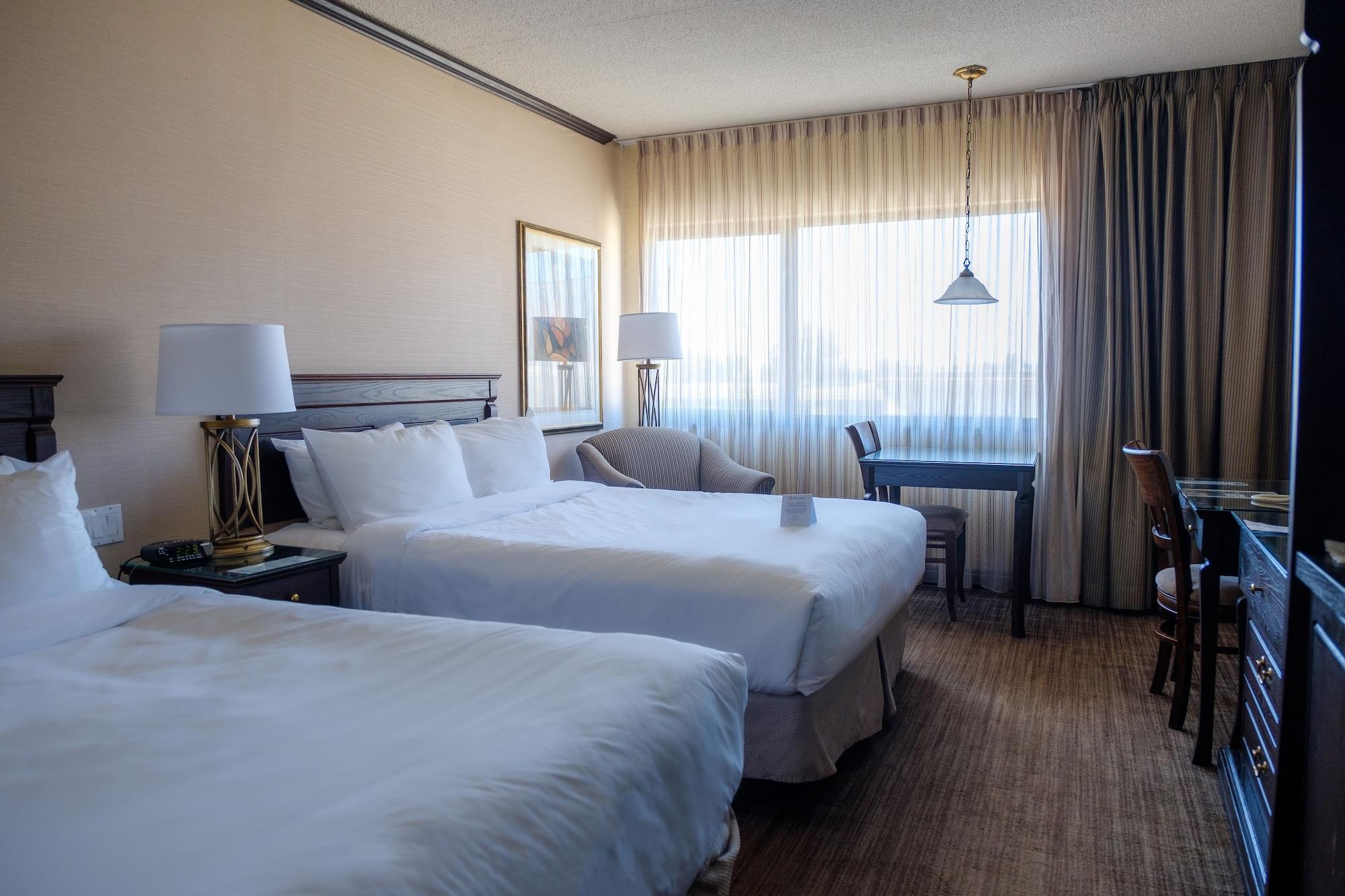 Hotel Le Montagnais Chicoutimi Екстериор снимка
