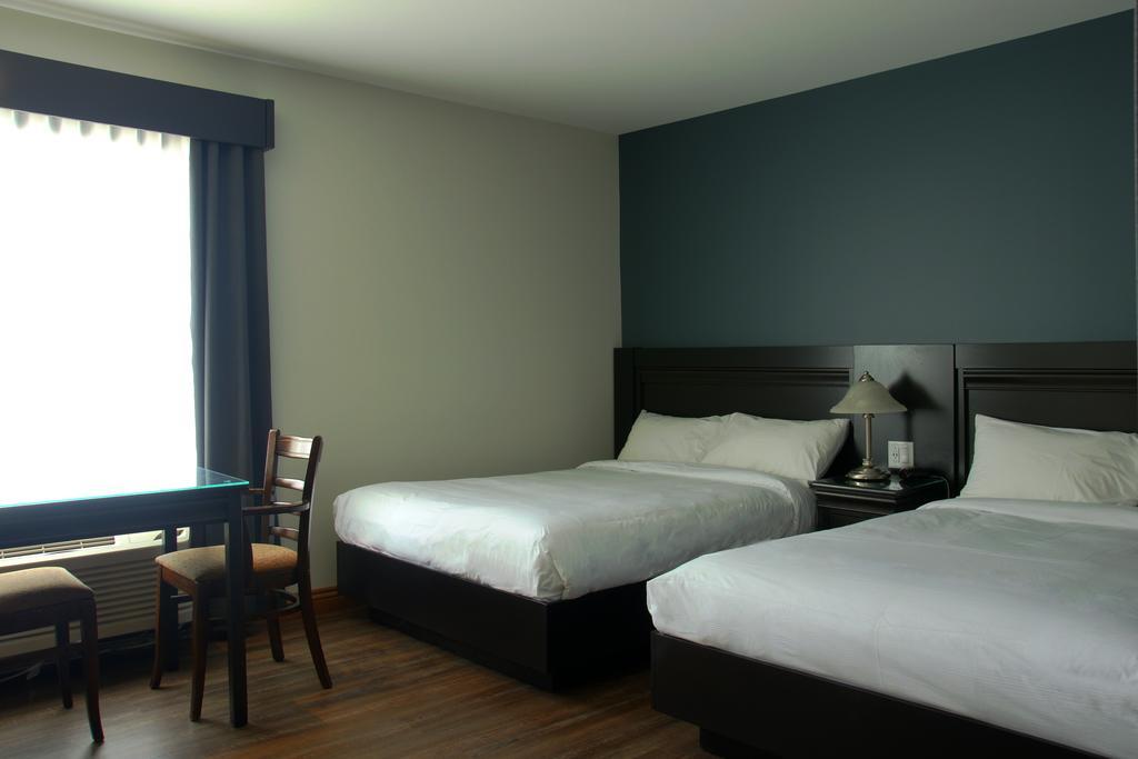 Hotel Le Montagnais Chicoutimi Екстериор снимка