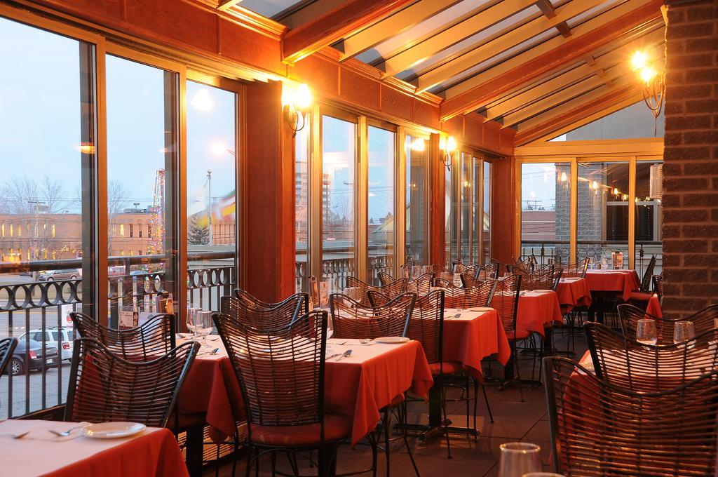 Hotel Le Montagnais Chicoutimi Екстериор снимка