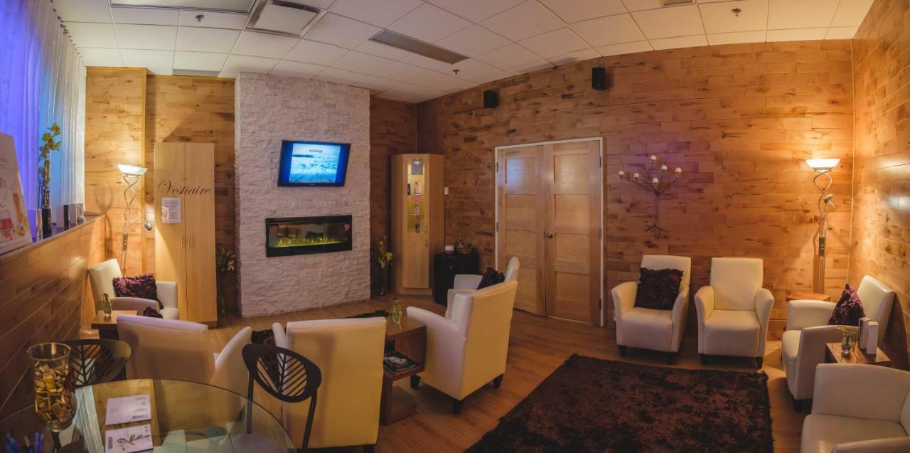 Hotel Le Montagnais Chicoutimi Екстериор снимка