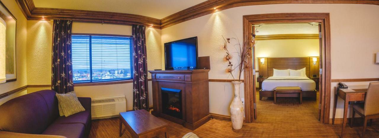 Hotel Le Montagnais Chicoutimi Екстериор снимка