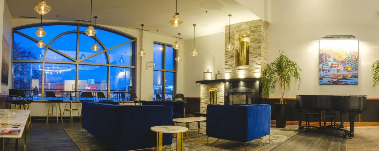 Hotel Le Montagnais Chicoutimi Екстериор снимка