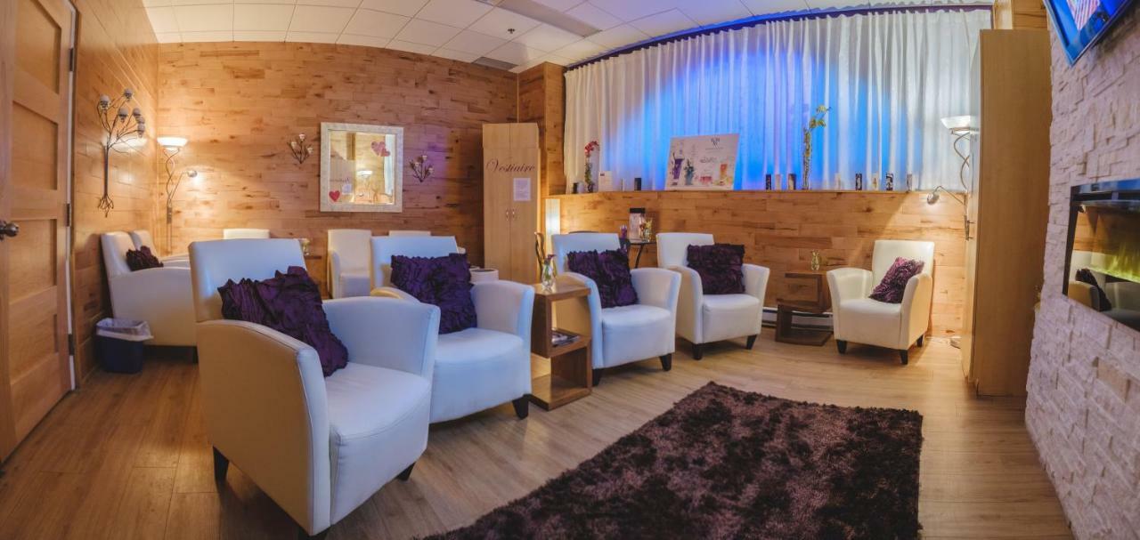 Hotel Le Montagnais Chicoutimi Екстериор снимка