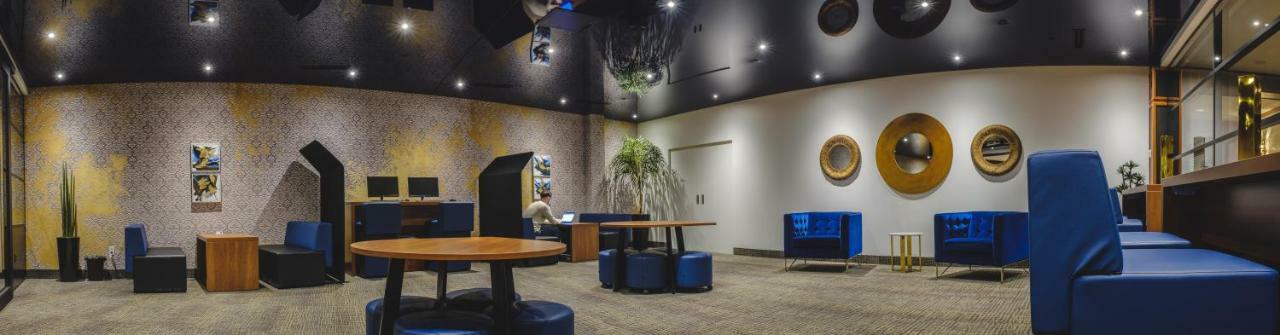 Hotel Le Montagnais Chicoutimi Екстериор снимка