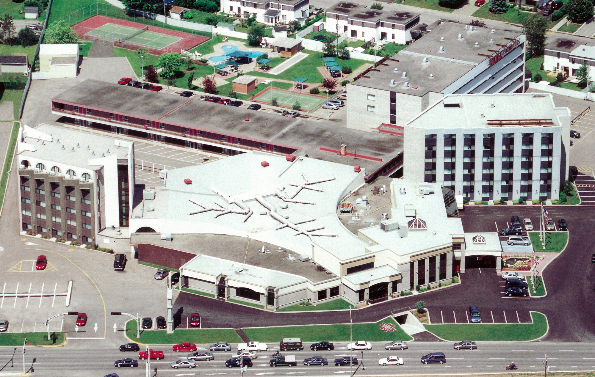 Hotel Le Montagnais Chicoutimi Екстериор снимка