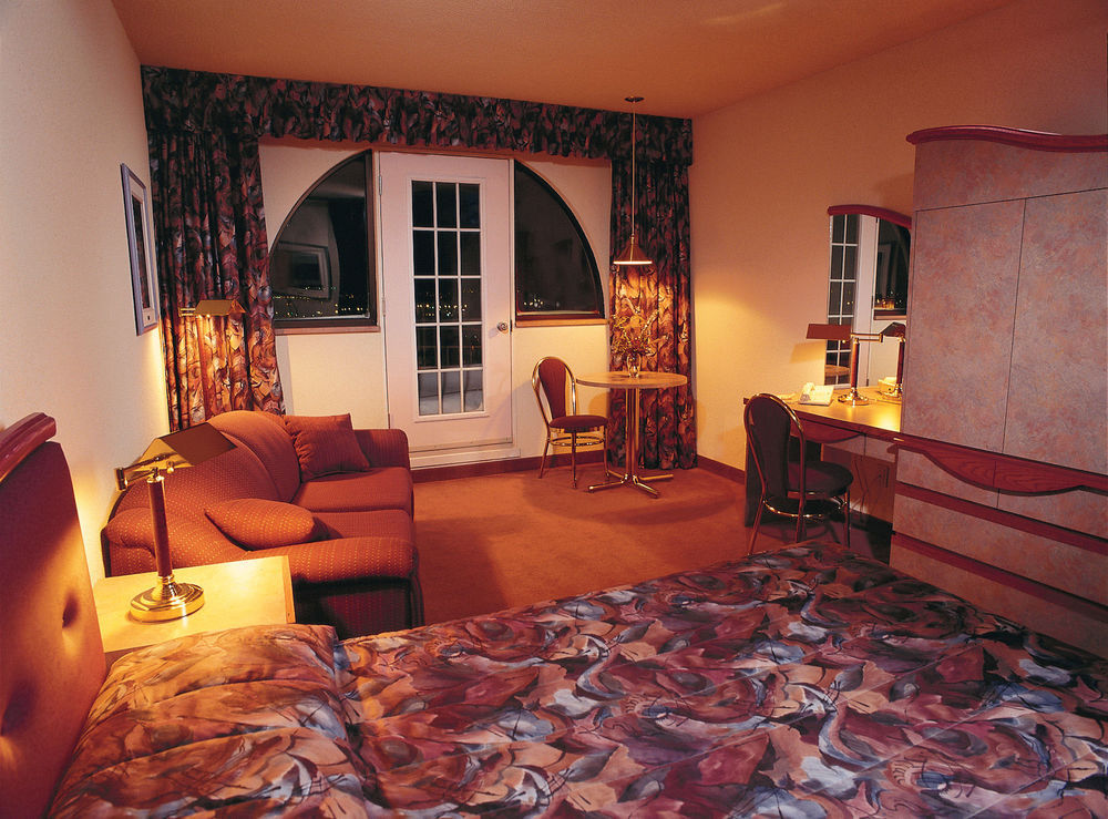 Hotel Le Montagnais Chicoutimi Екстериор снимка