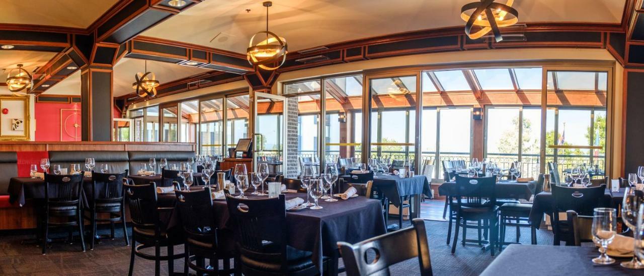 Hotel Le Montagnais Chicoutimi Екстериор снимка